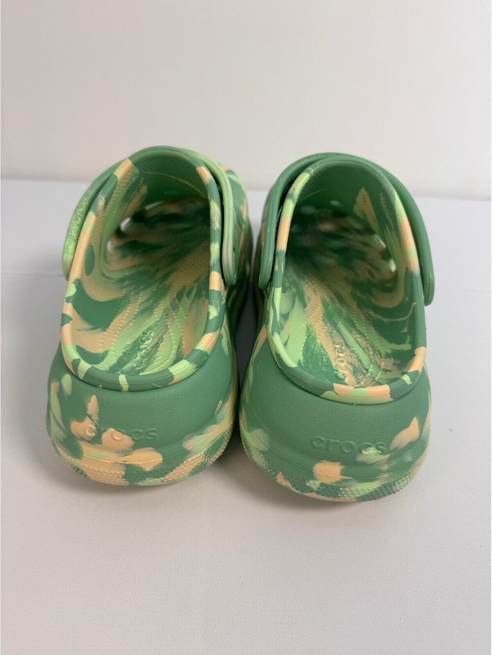 Crocs Classic Crush Marbled Platform Clogs Jade Green Multi - Mens 5 | Womens 7 - Picture 4 of 8